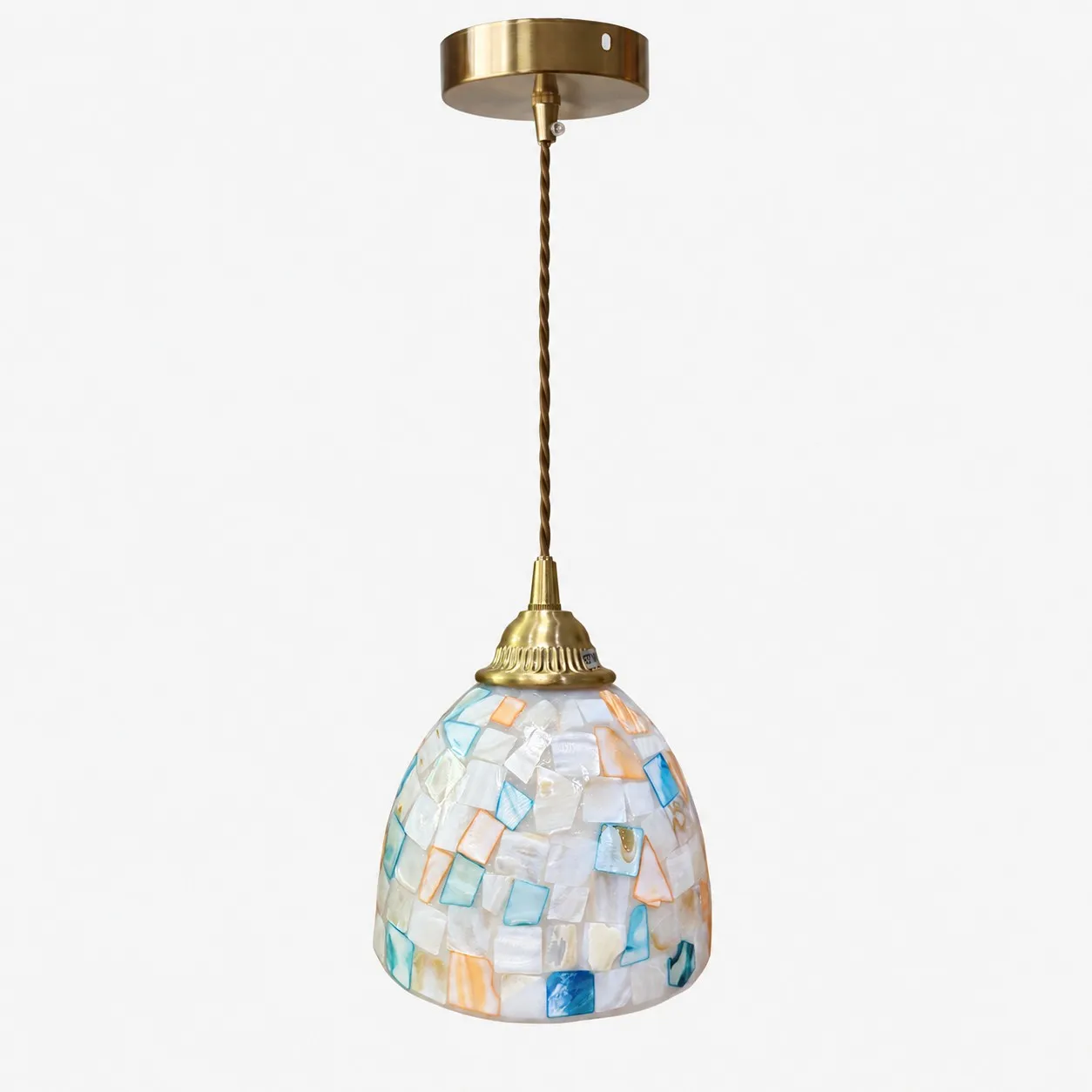 Suspension en verre et coquillage de capiz coloré