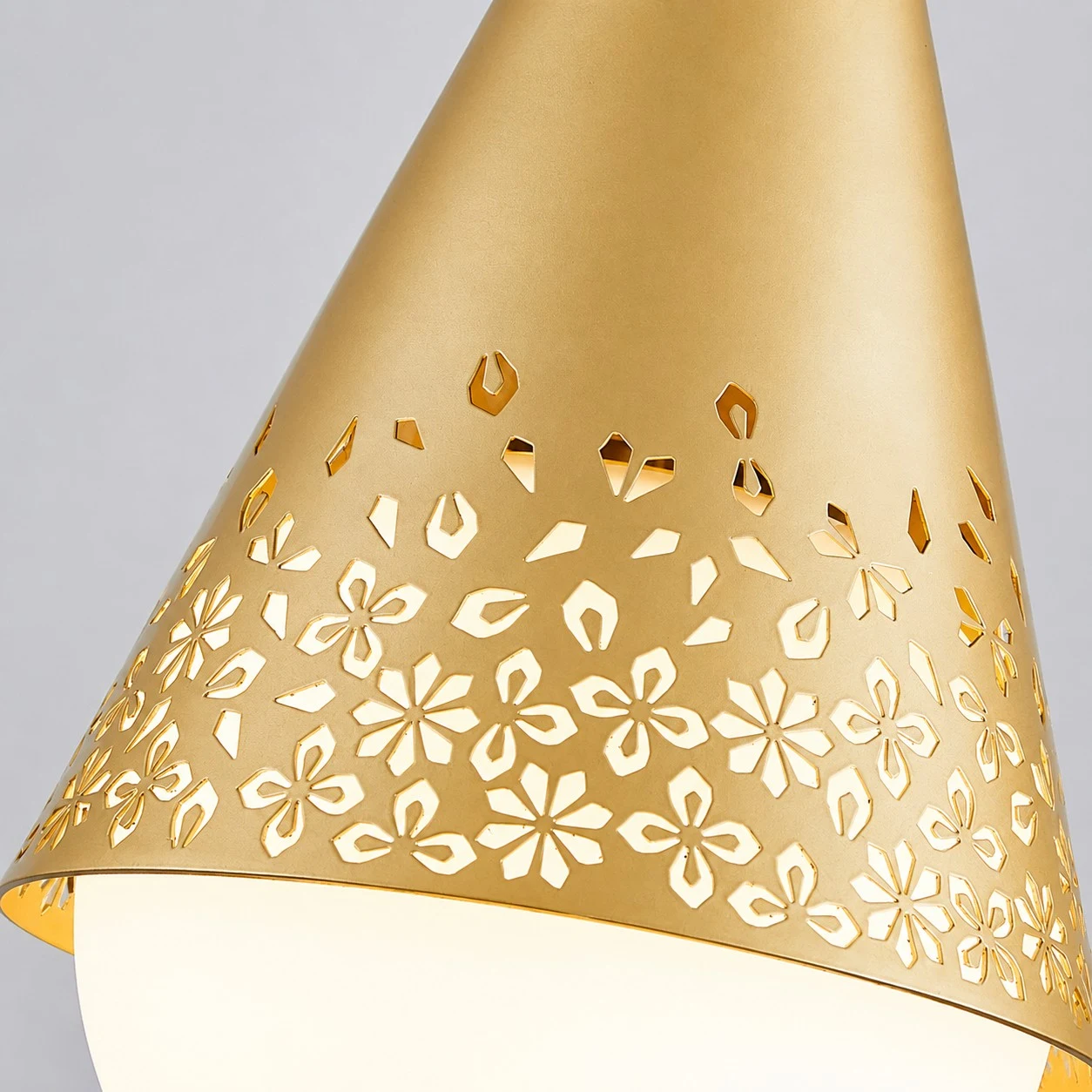 Baoxela gold matte metal shade and floral cutout detail