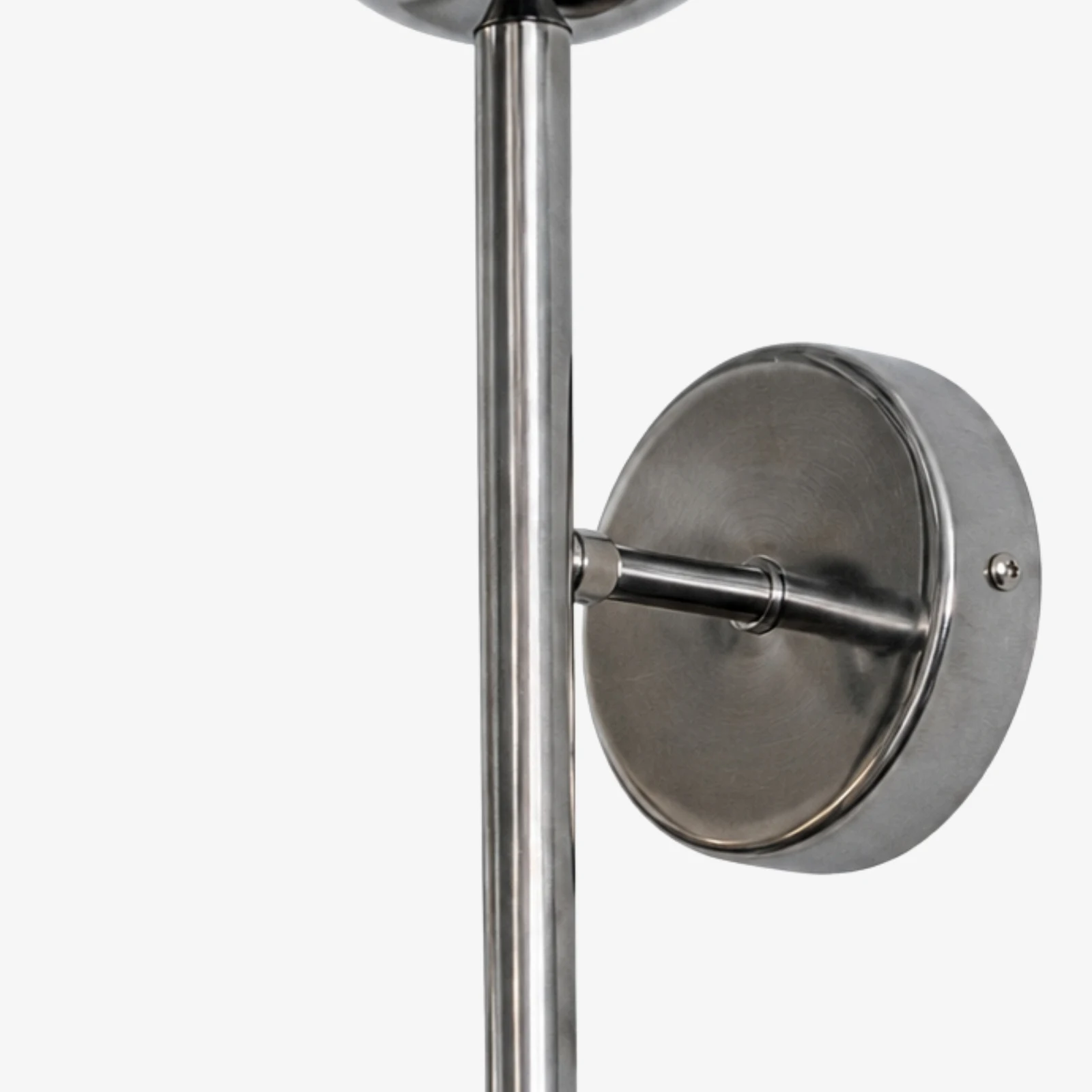 Chrome wall plate detail