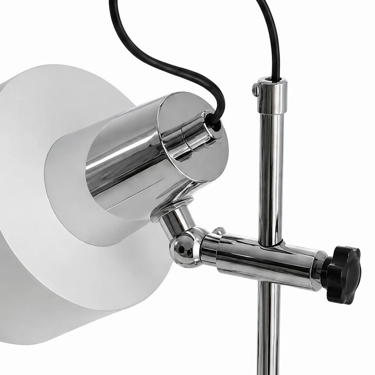 Modern white chrome joint detail