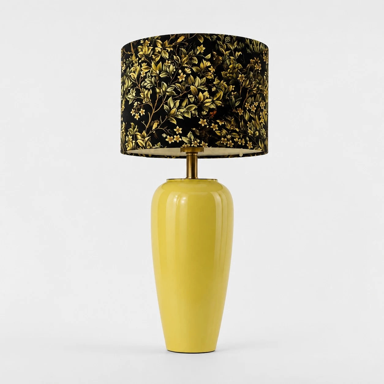 variante de lampe de table en céramique jaune