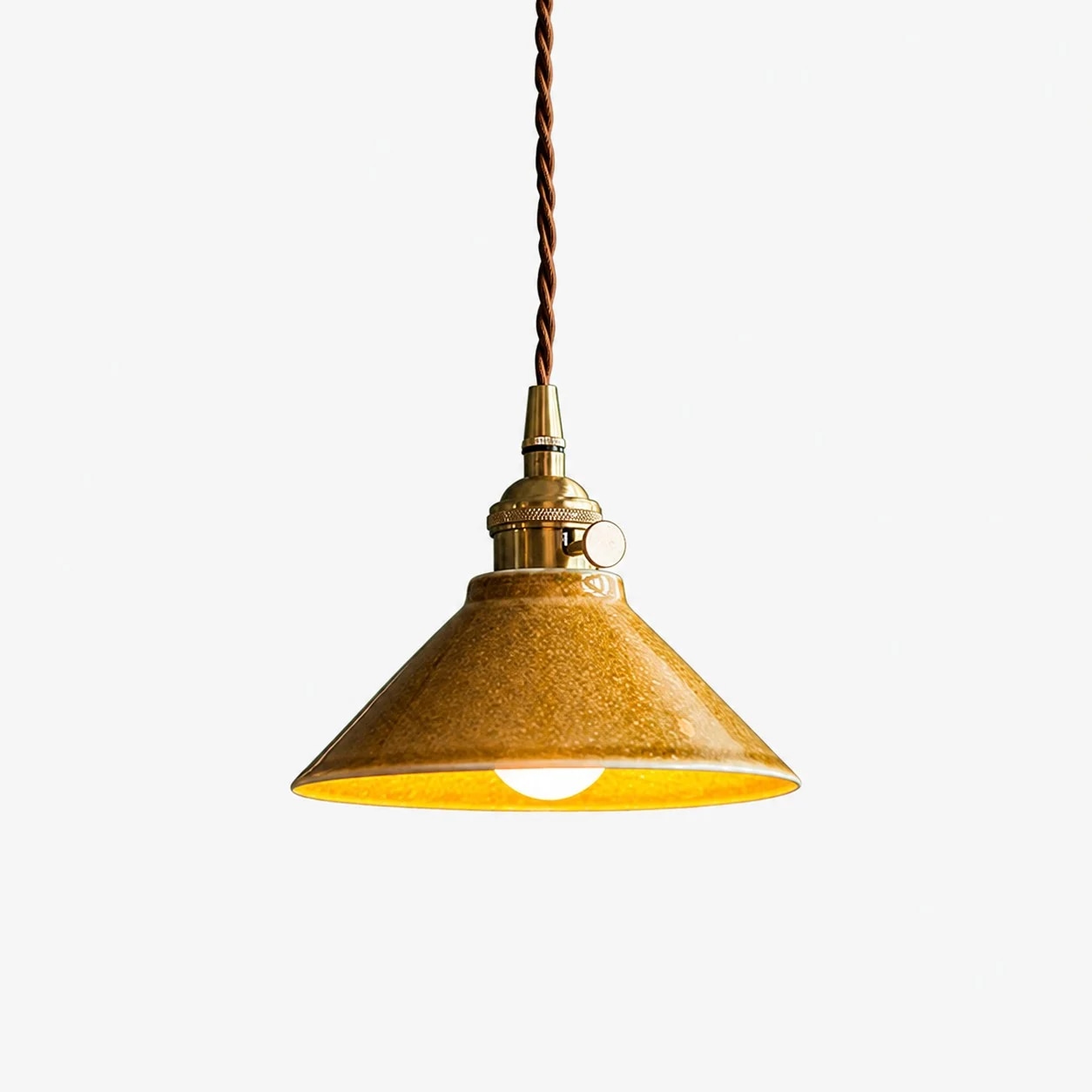 Suspension en céramique à glaçure jaune