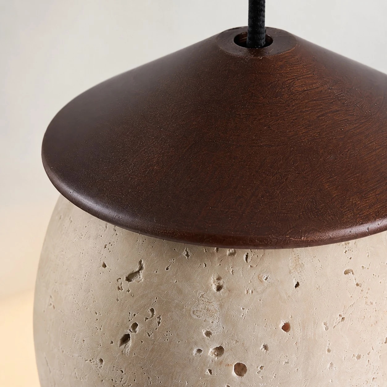 Top fitting and suspension cord detail