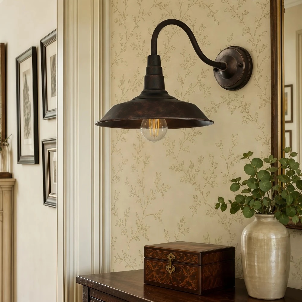 Solenvo wall lamp in a warm hallway
