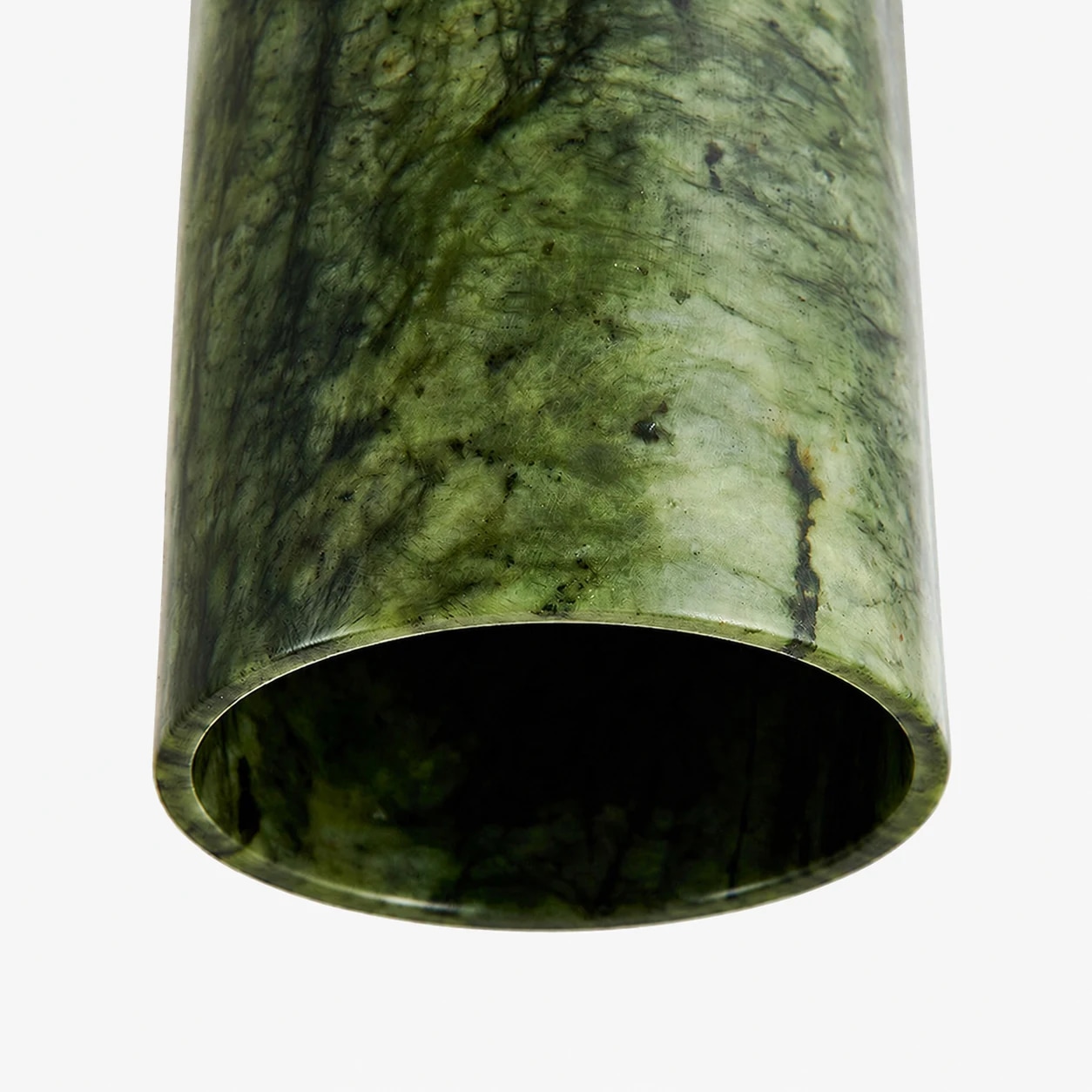 Detailreiches Jade-Muster und untere Schattenranddetails