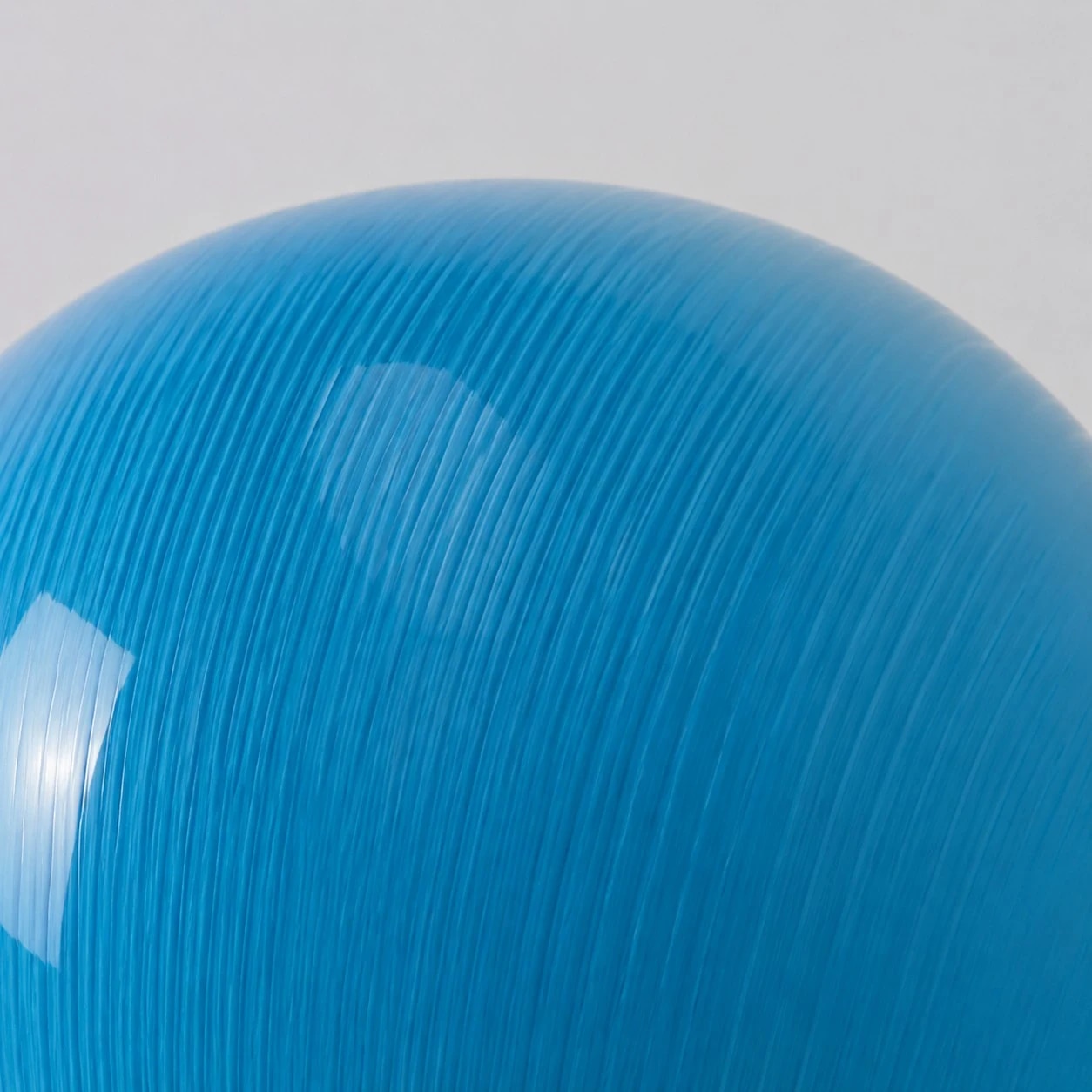 Primer plano de la textura de vidrio acanalado azul
