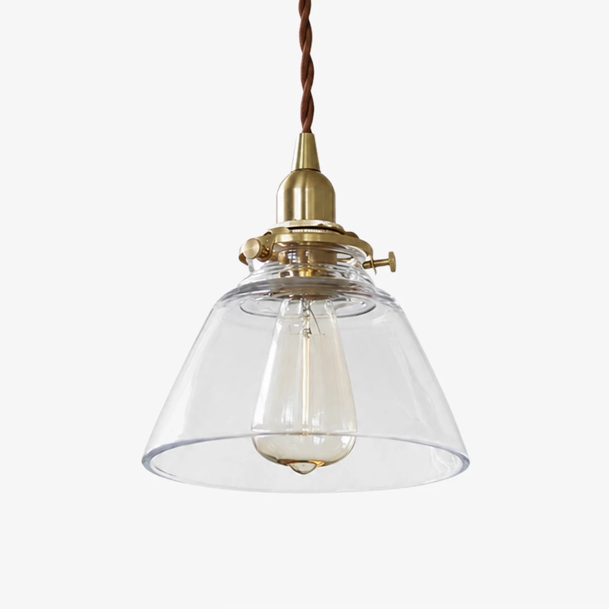Produktvy av D112 pendellampa i mässingsglas