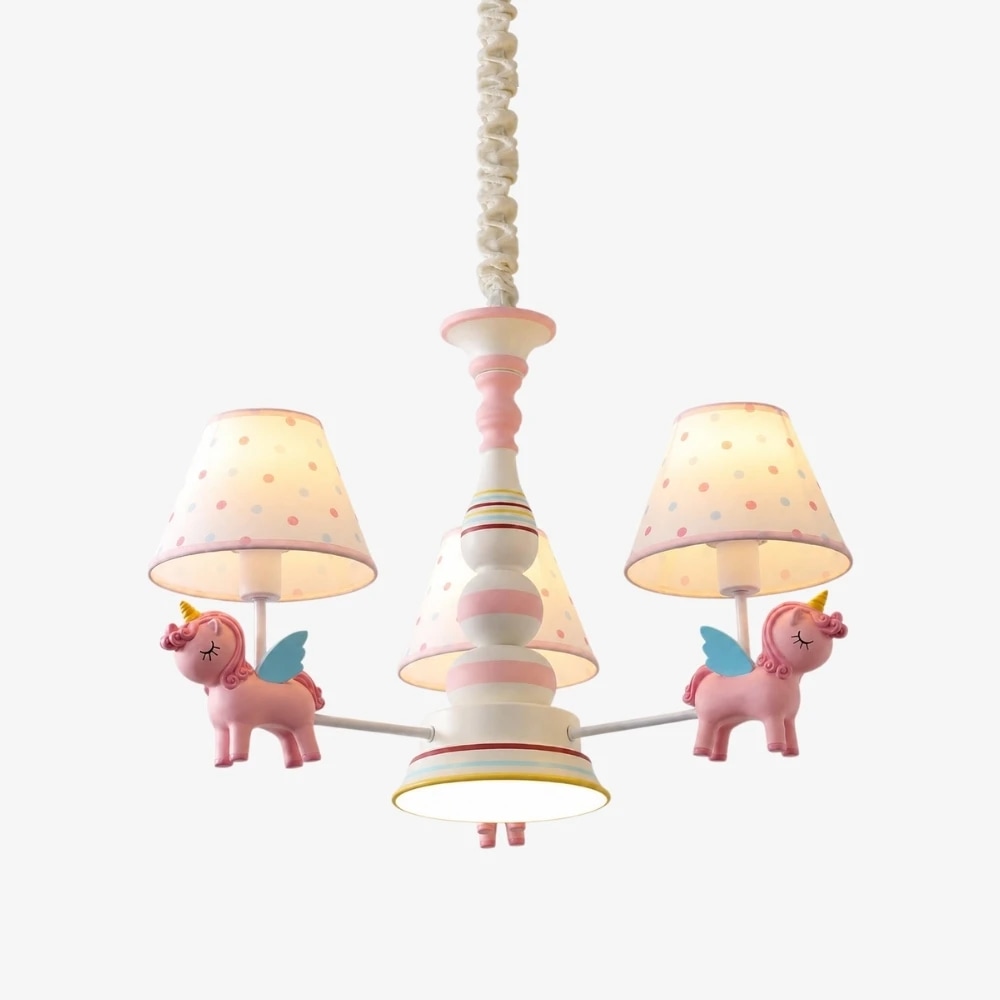 Lustre rose pour chambre d'enfant avec trois abat-jour en tissu