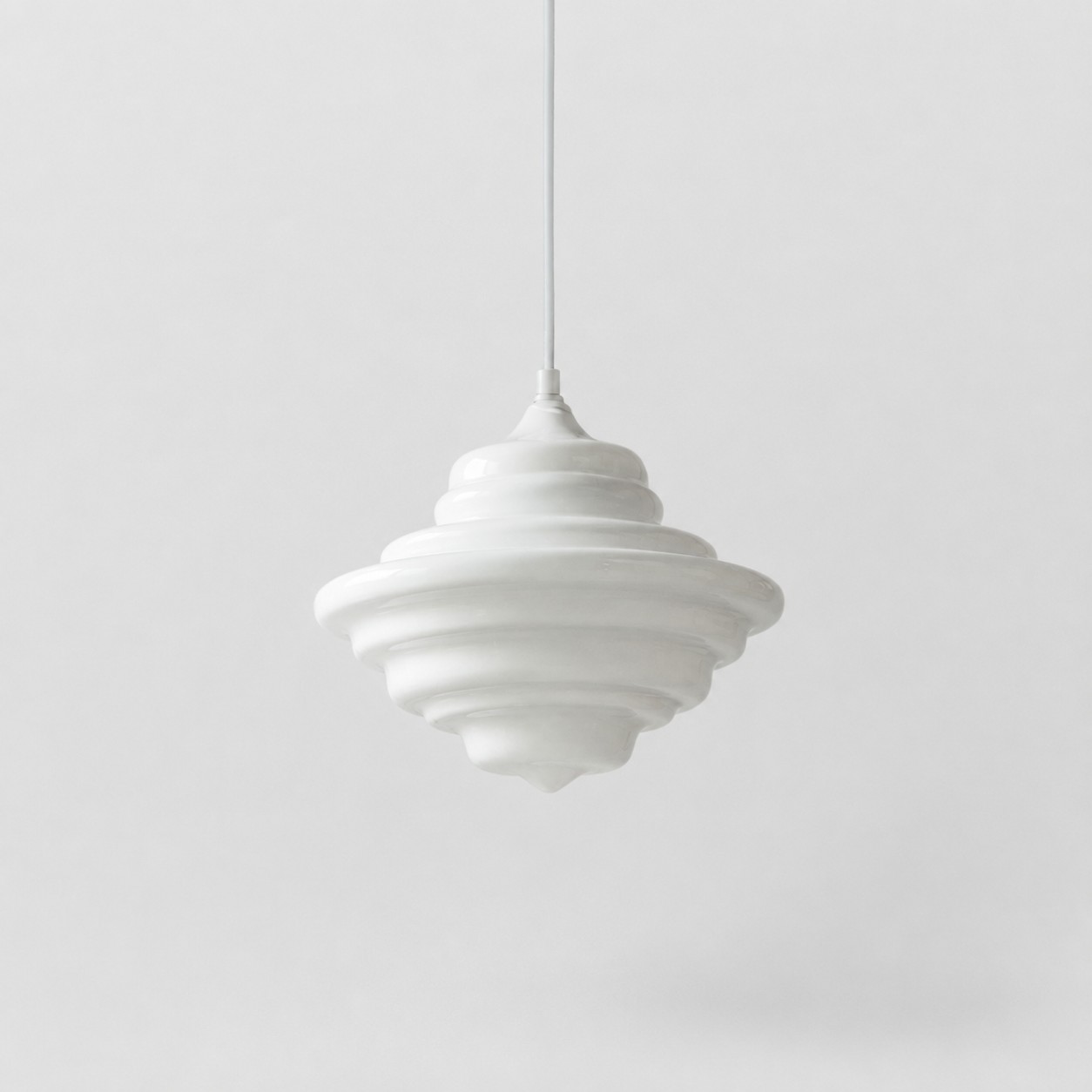Space Age witte glazen hanglamp zonder lamp SKU bekijken