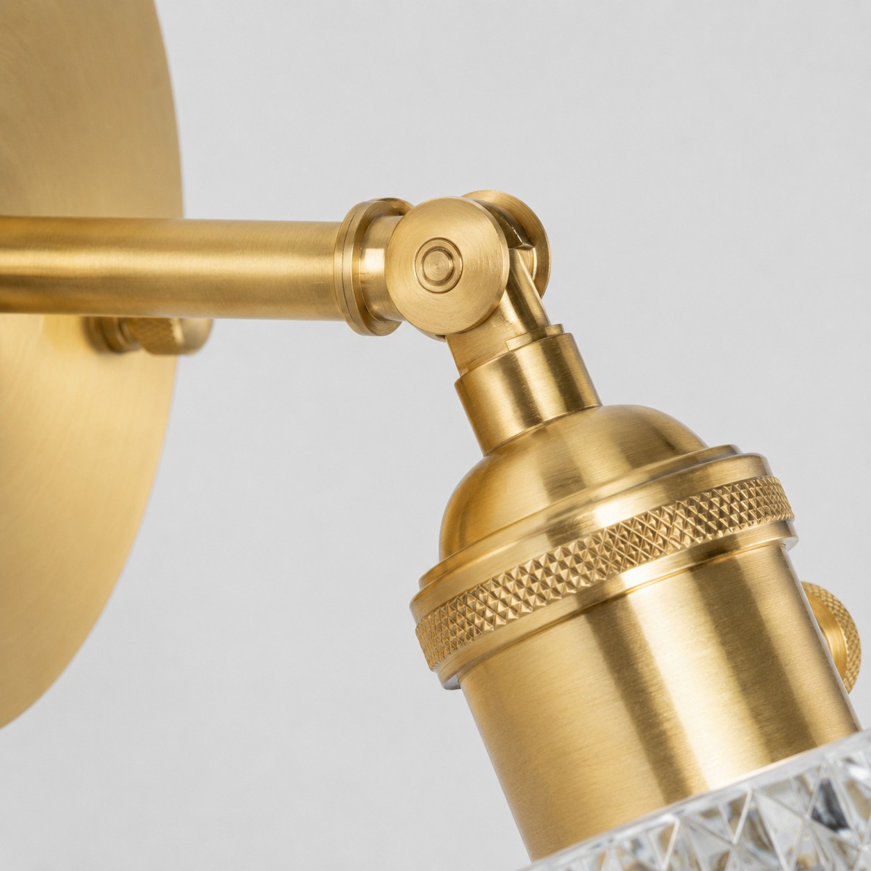 Adjustable Holder Detail
