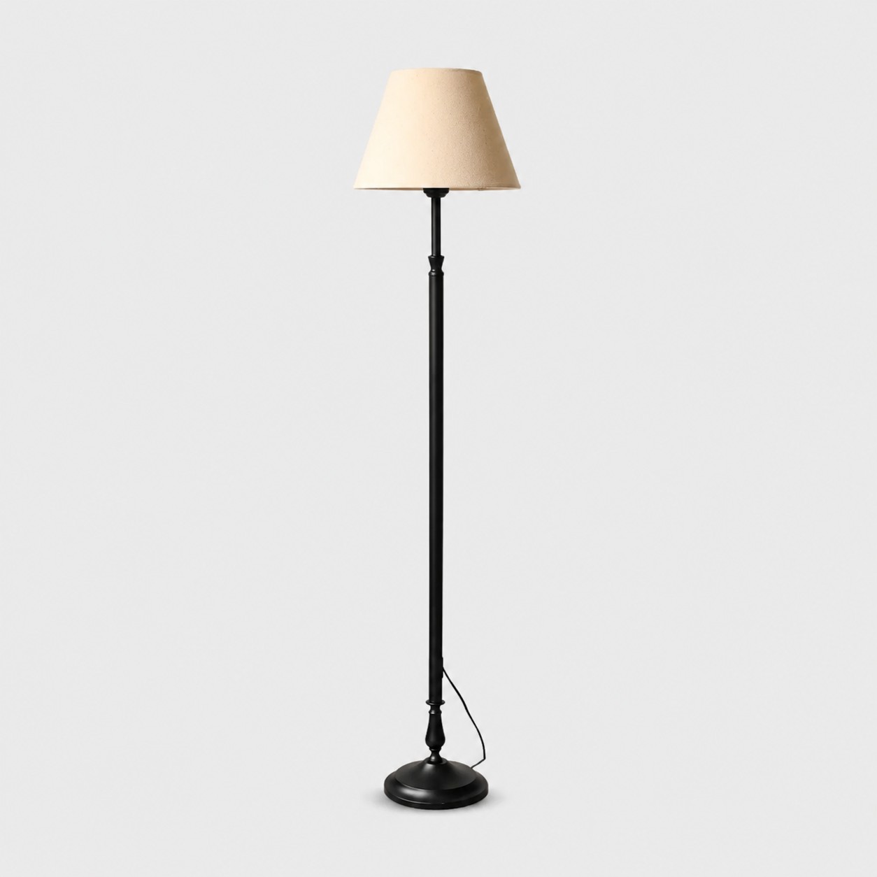 Lampadaire vintage en fer noir avec abat-jour en tissu beige foncé