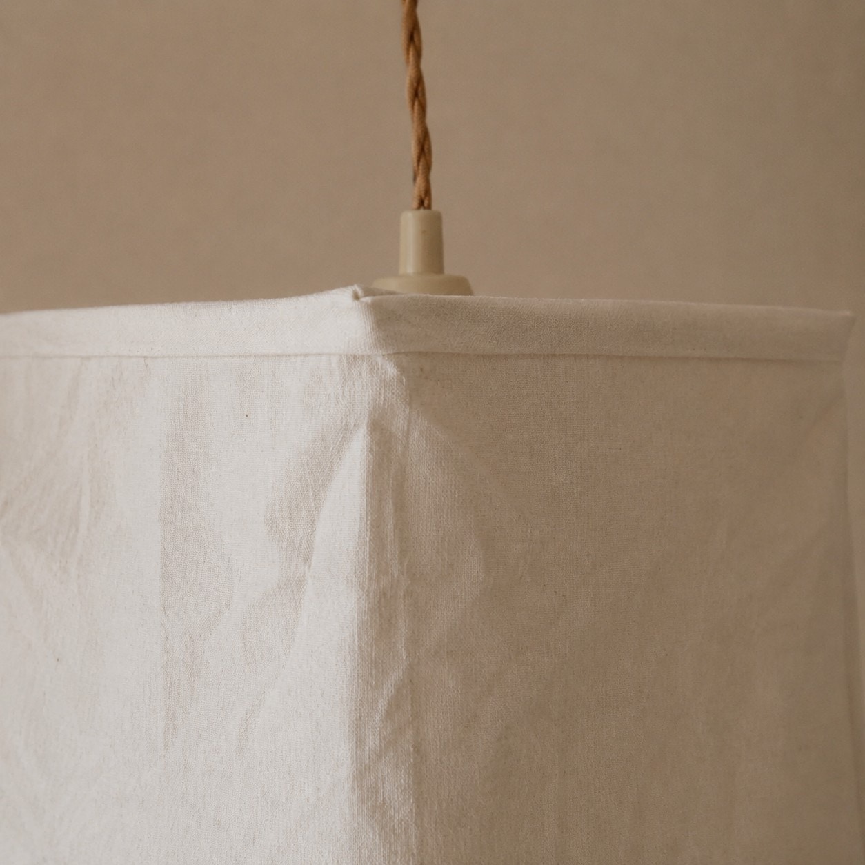 Cord and upper seam
