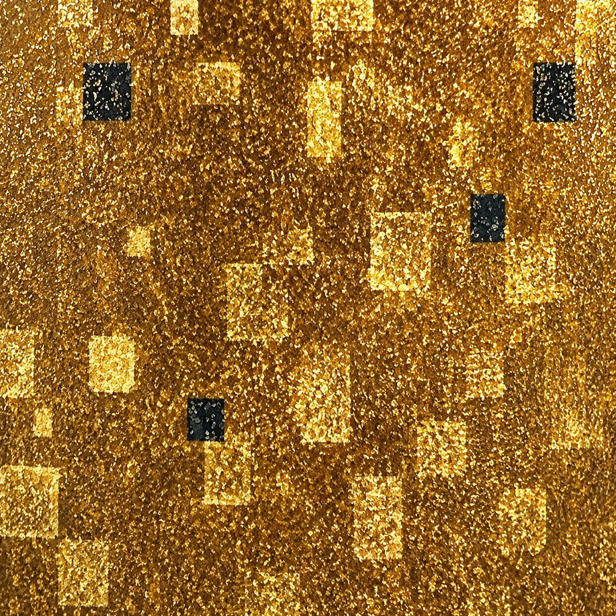 Vue rapprochée de la texture de l’abat-jour en tissu moucheté doré