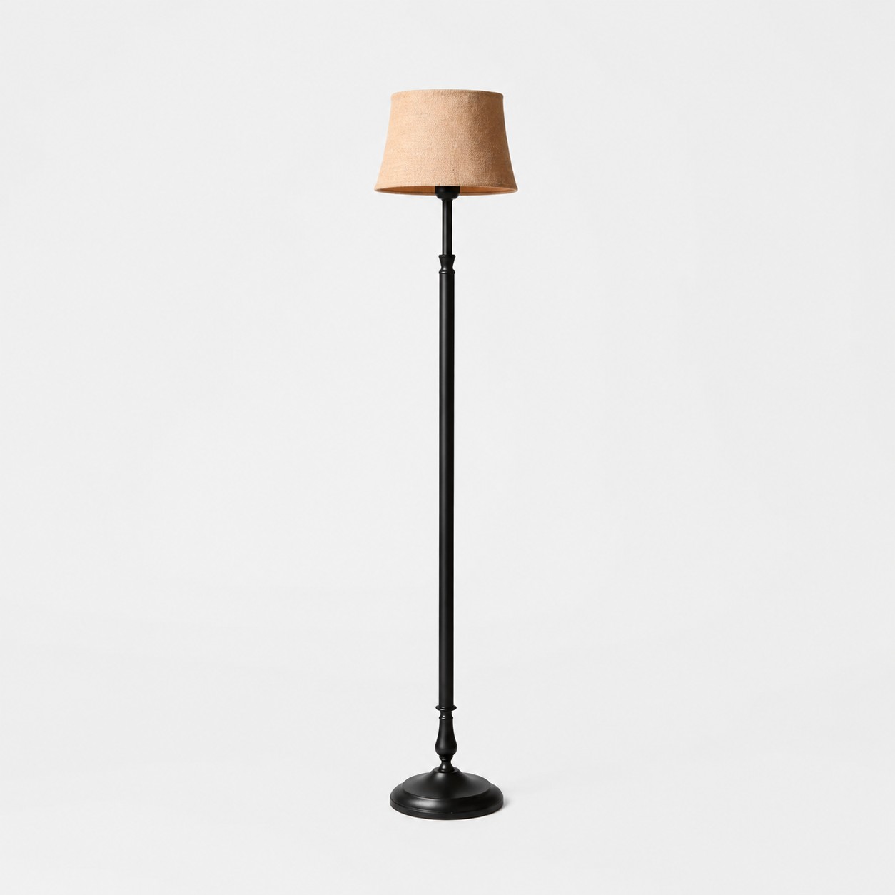 Lampadaire vintage en fer noir avec abat-jour en lin naturel