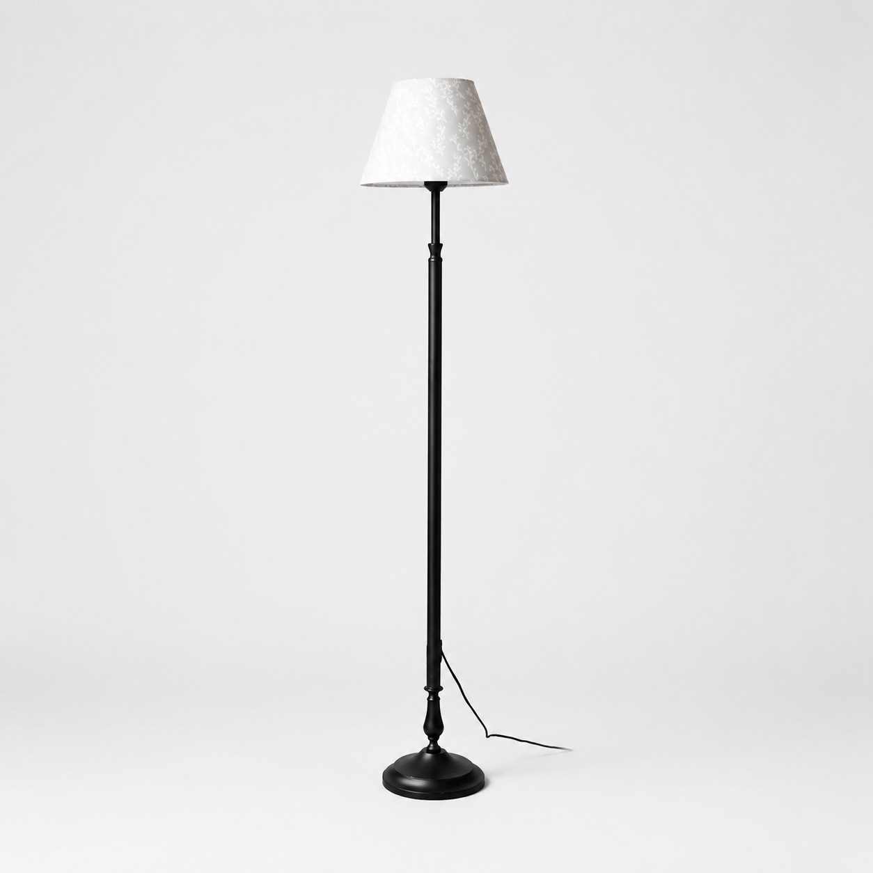 Lampadaire vintage en fer noir avec abat-jour à motif d'oiseau bleu