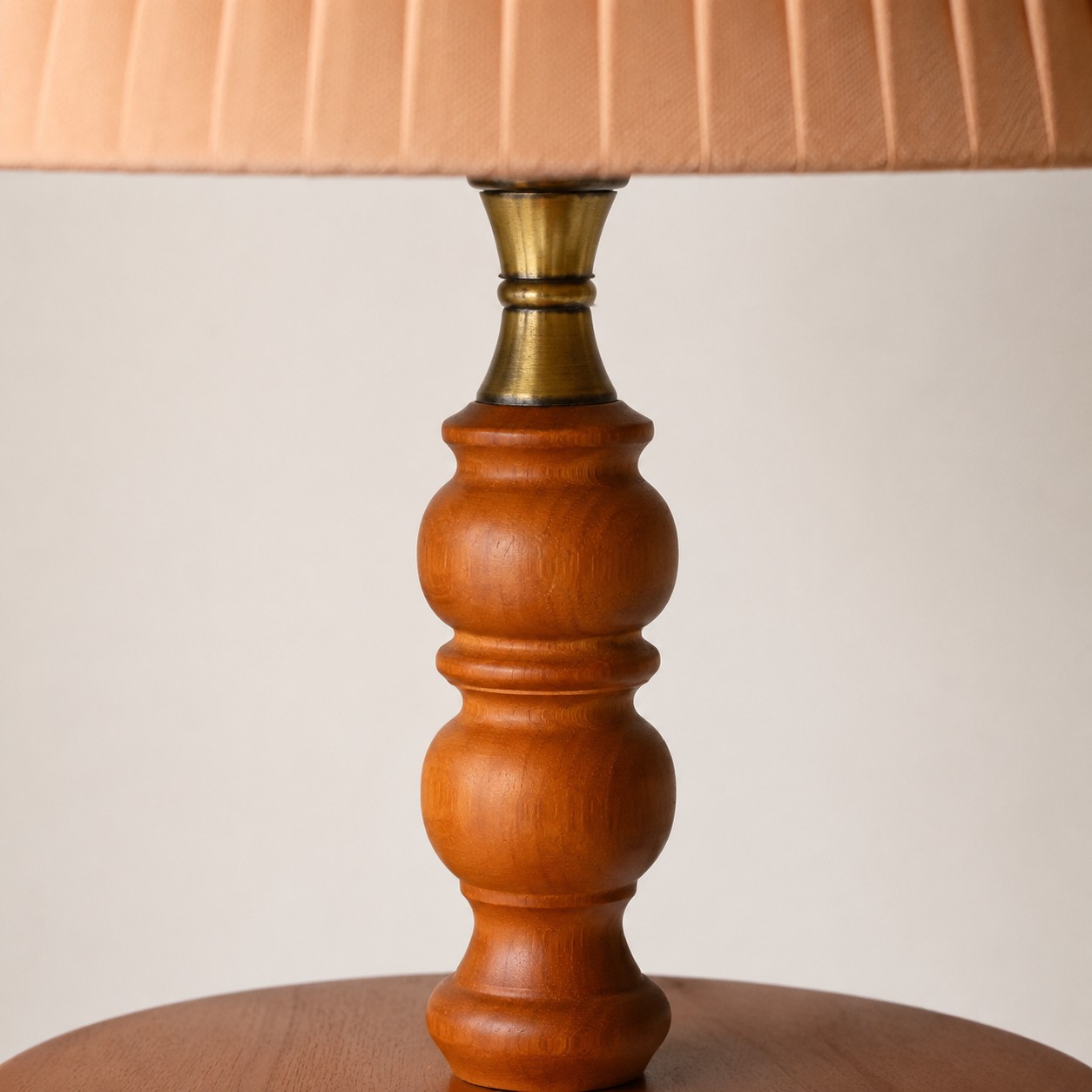Details van de afwerking van de vloerlamp