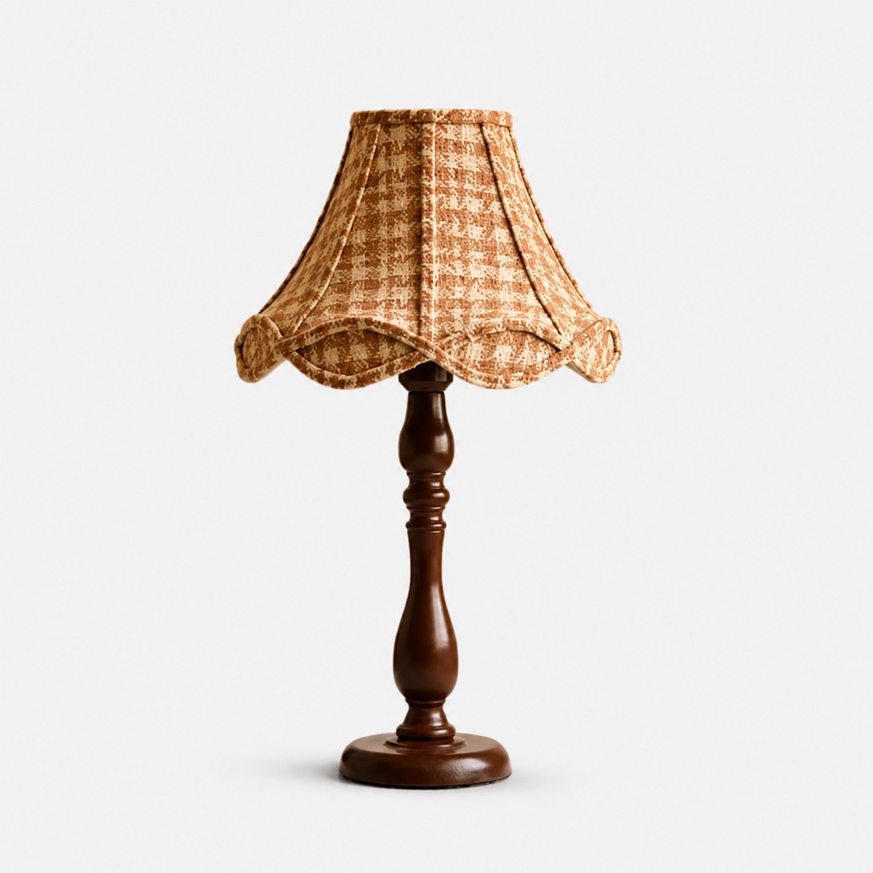Vase-shaped base vintage fabric table lamp