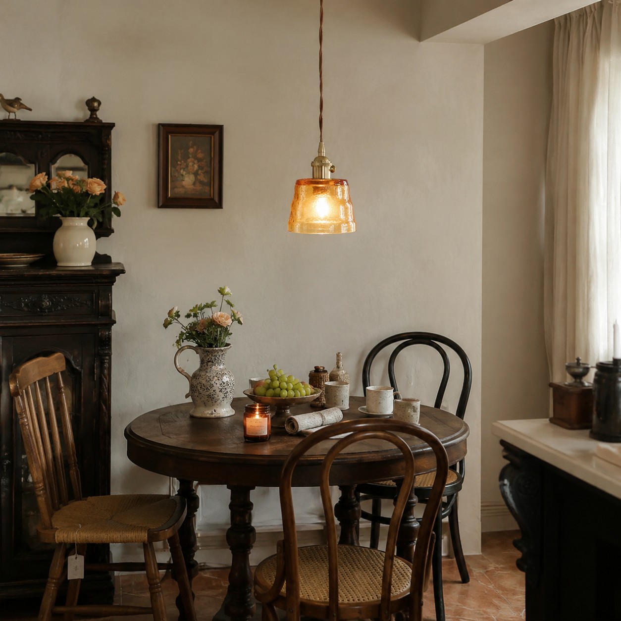 A compact pendant for dining corners, kitchen islands, bedside lighting, and small cafe tables.