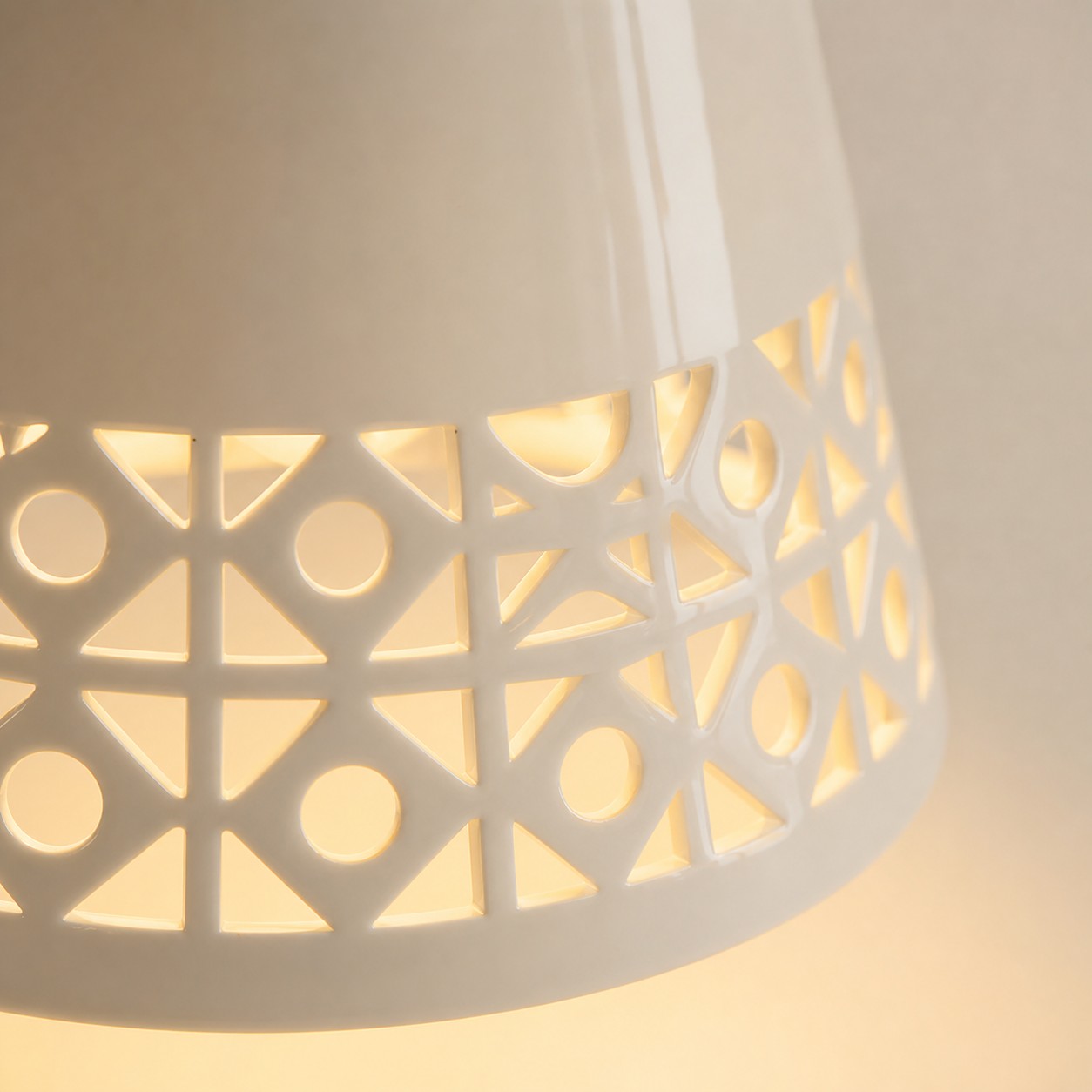 Cutout ceramic shade