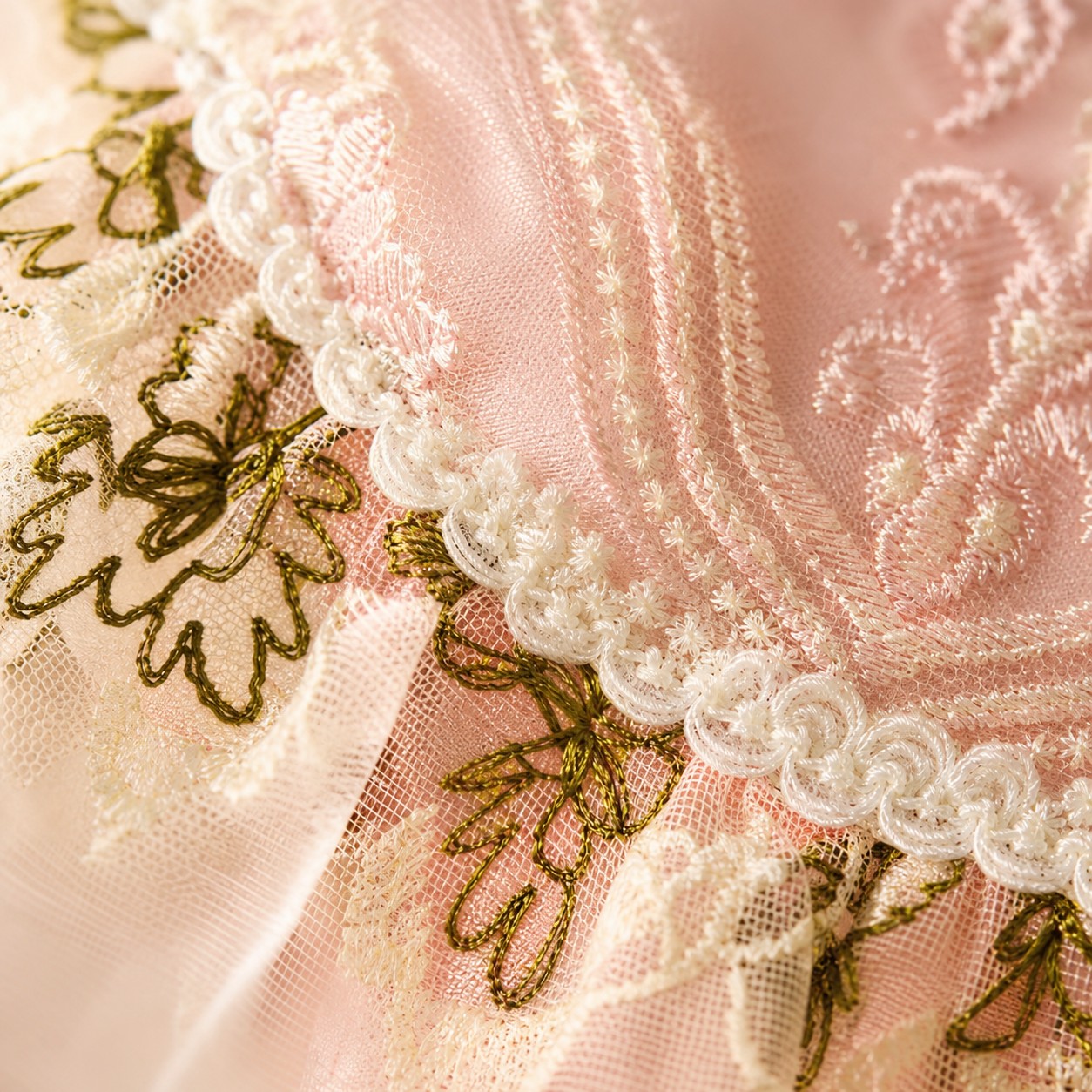 Floral trim edge