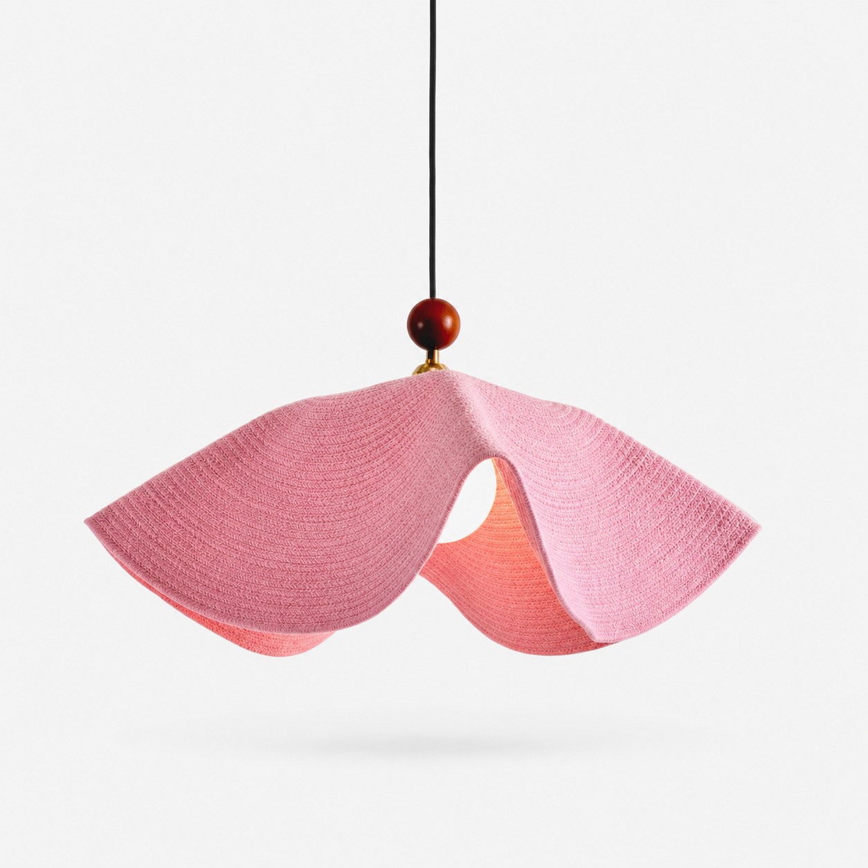 Hanglamp van roze geweven stof