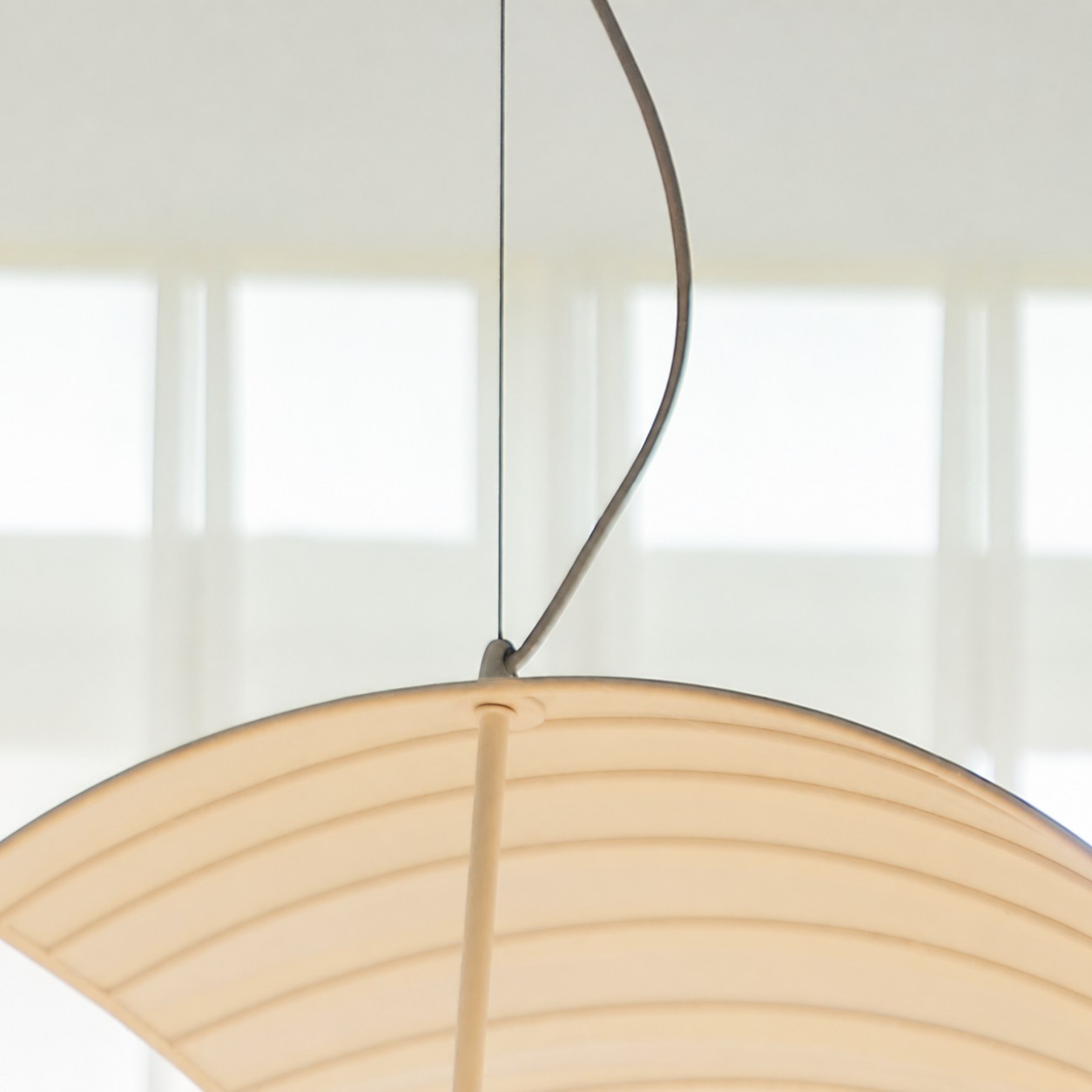 Pendant cable detail