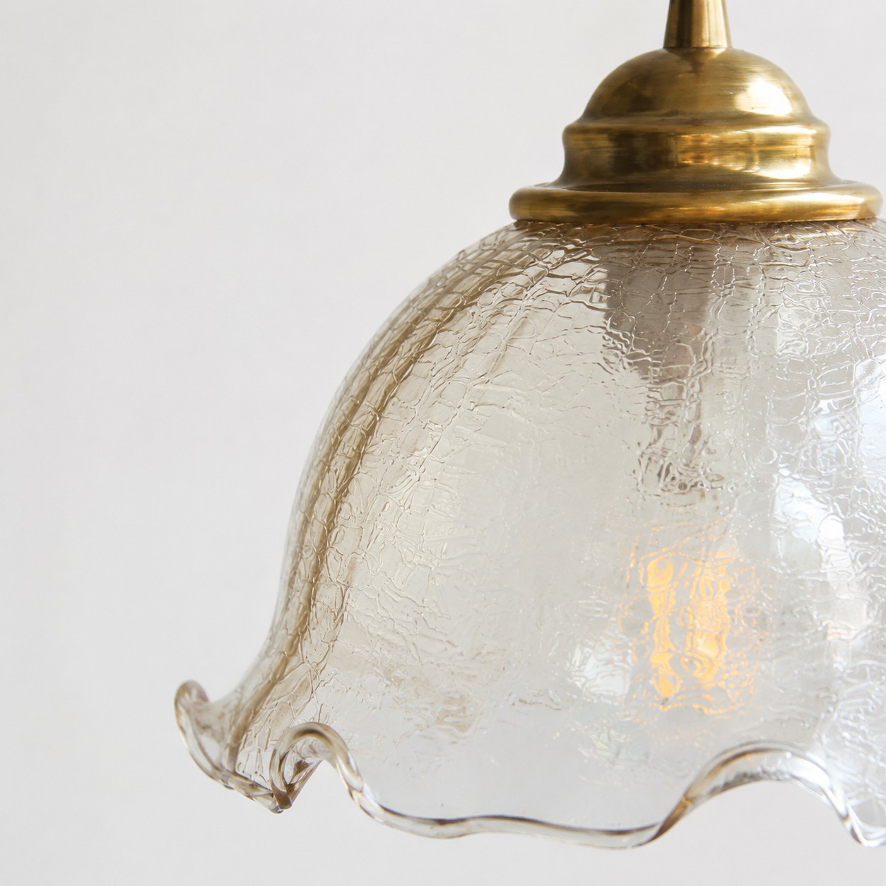 scalloped tea glass pendant shade detail
