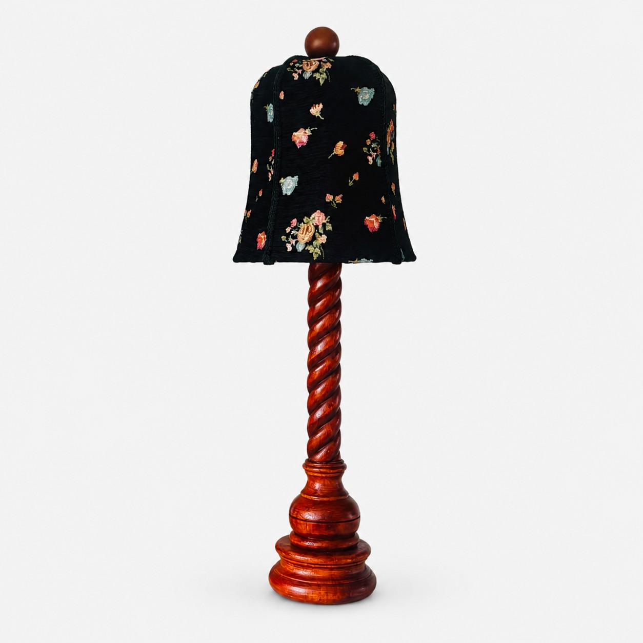 Bordslampa med tryckknapp och blommigt trä
