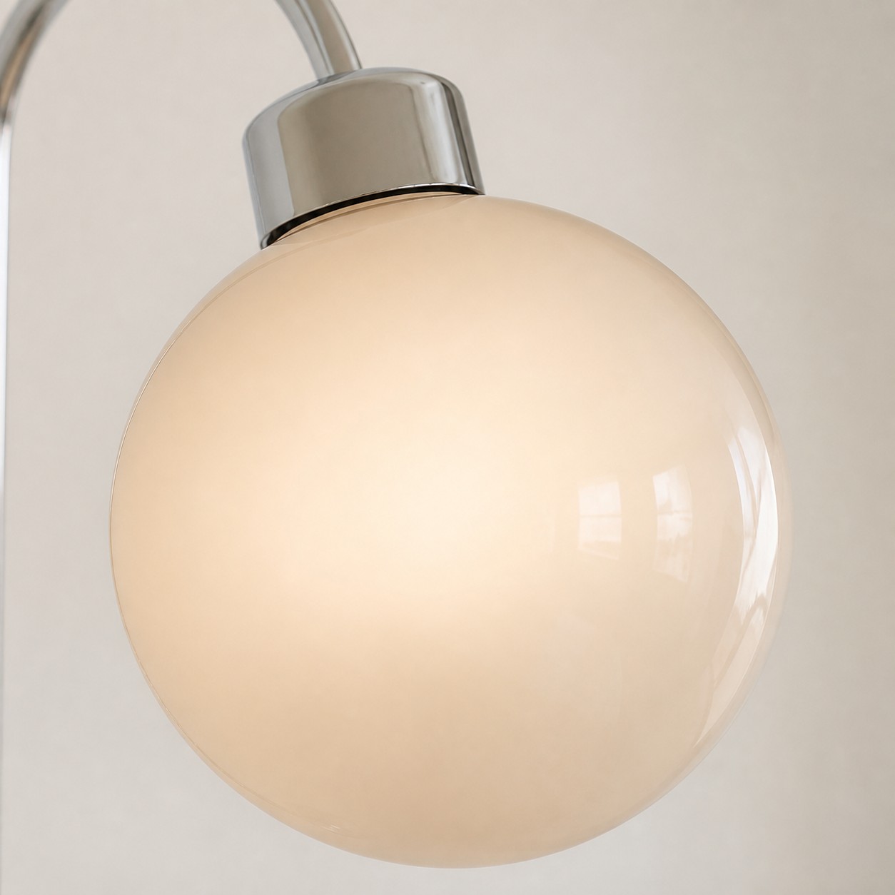 Globes en verre café au lait