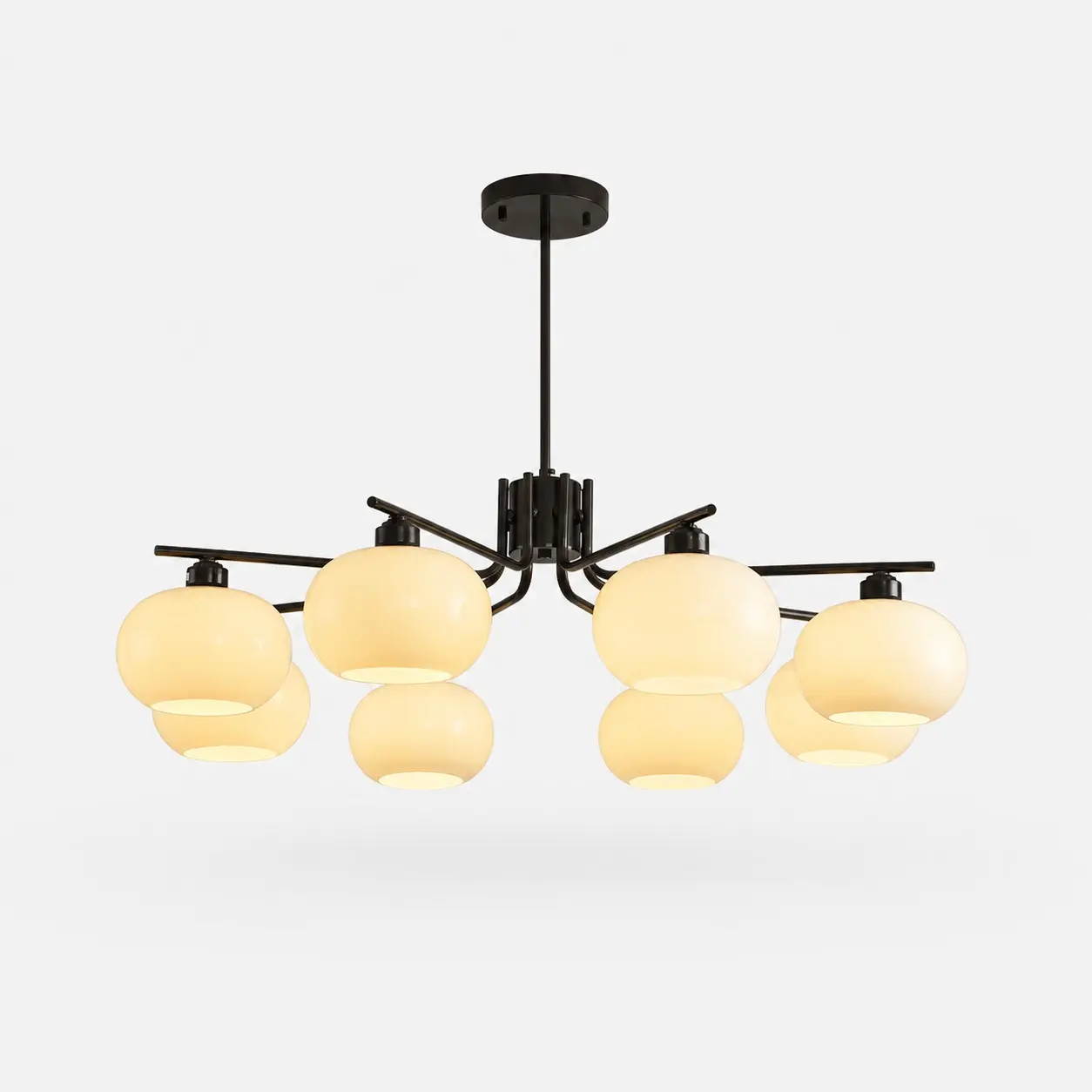 Lustre en laiton massif noir à huit lumières en verre opalin