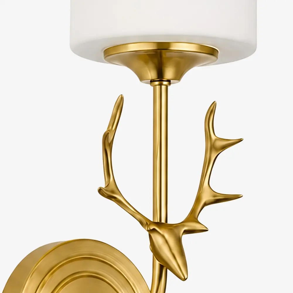 Dettaglio dell'ornamento a forma di corno e del braccio di supporto