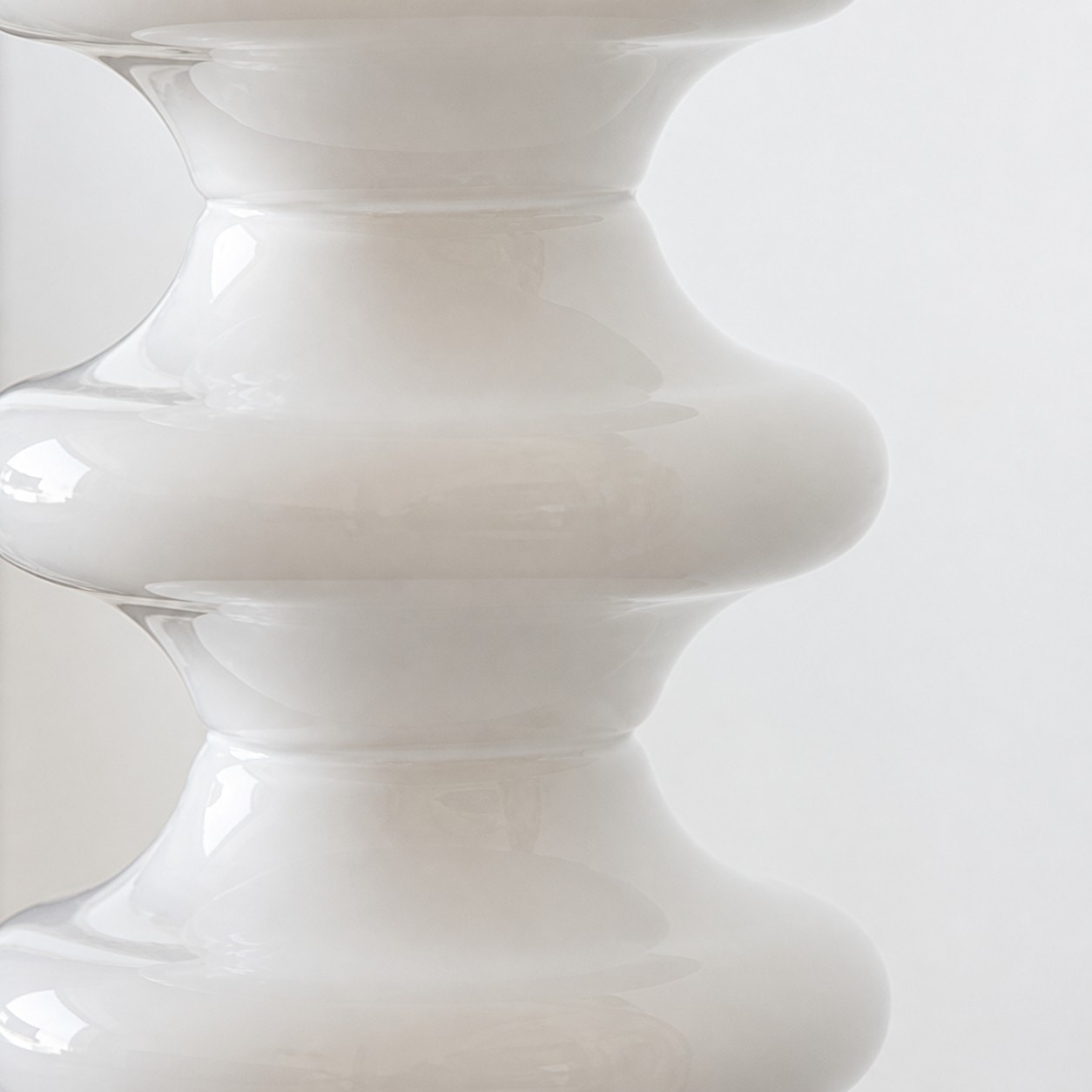 Gelaagd wit opaalglas contourdetail