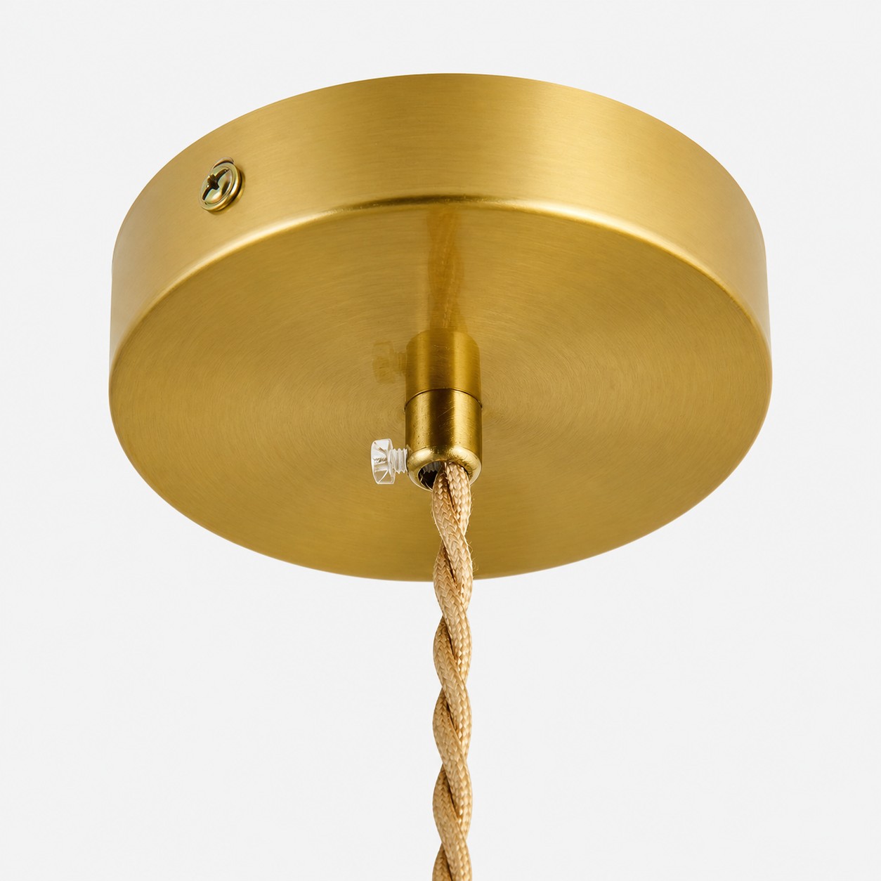 Round canopy with twisted suspension cord