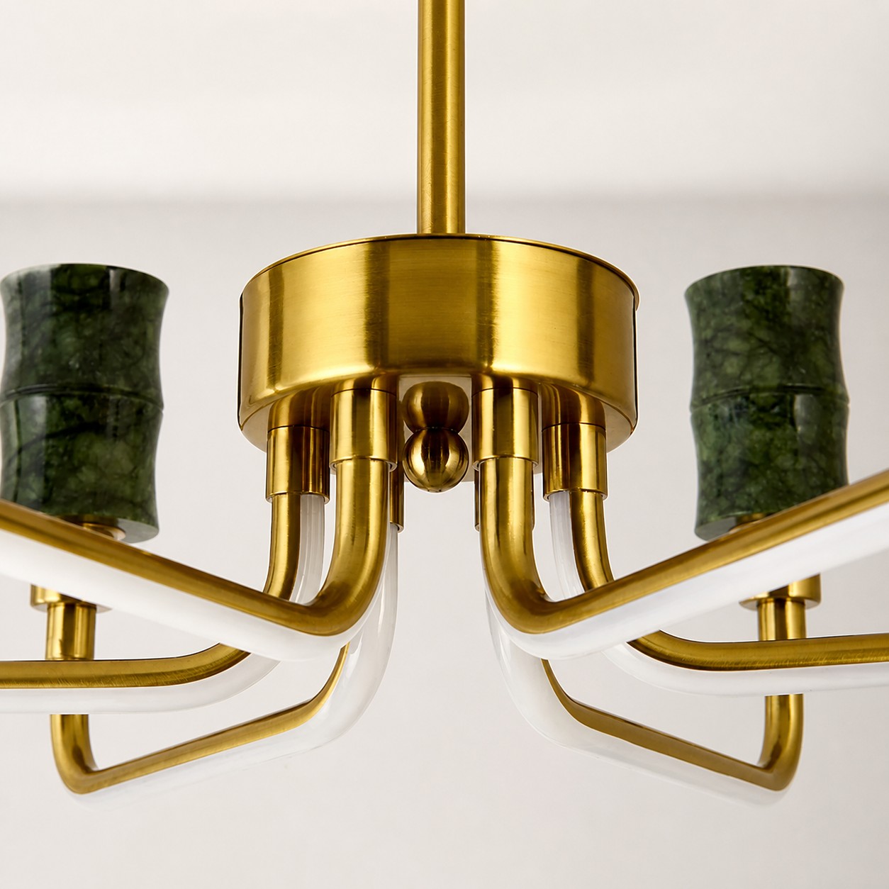 Candle-arm joints and jade sleeves
