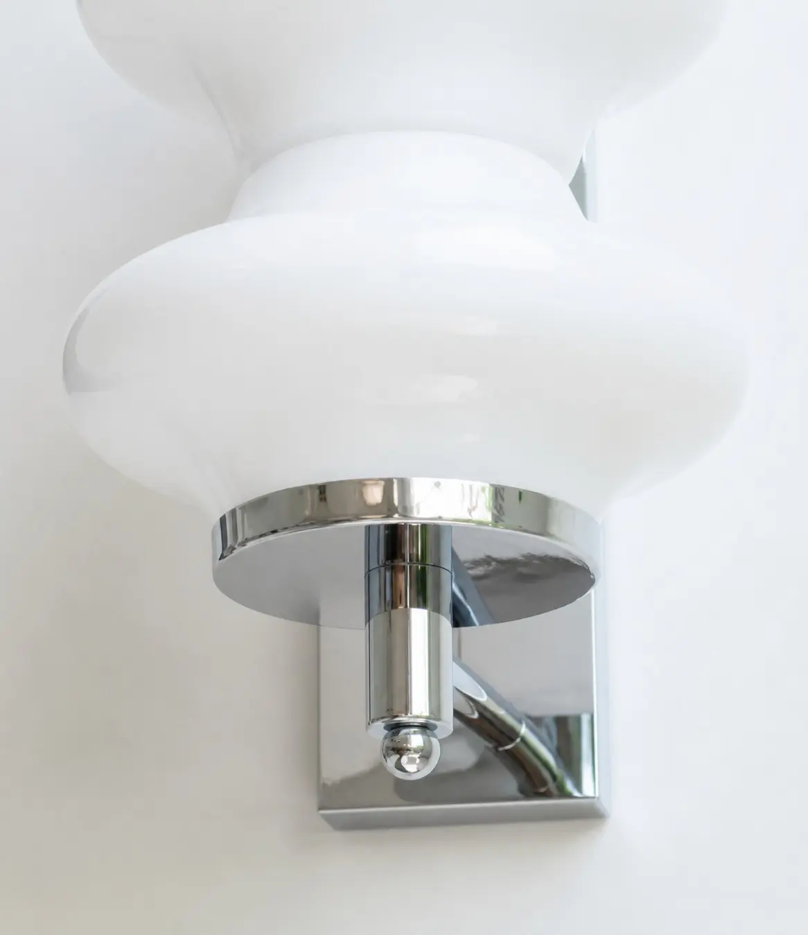 Onderste glazen en chromen armatuurdetail