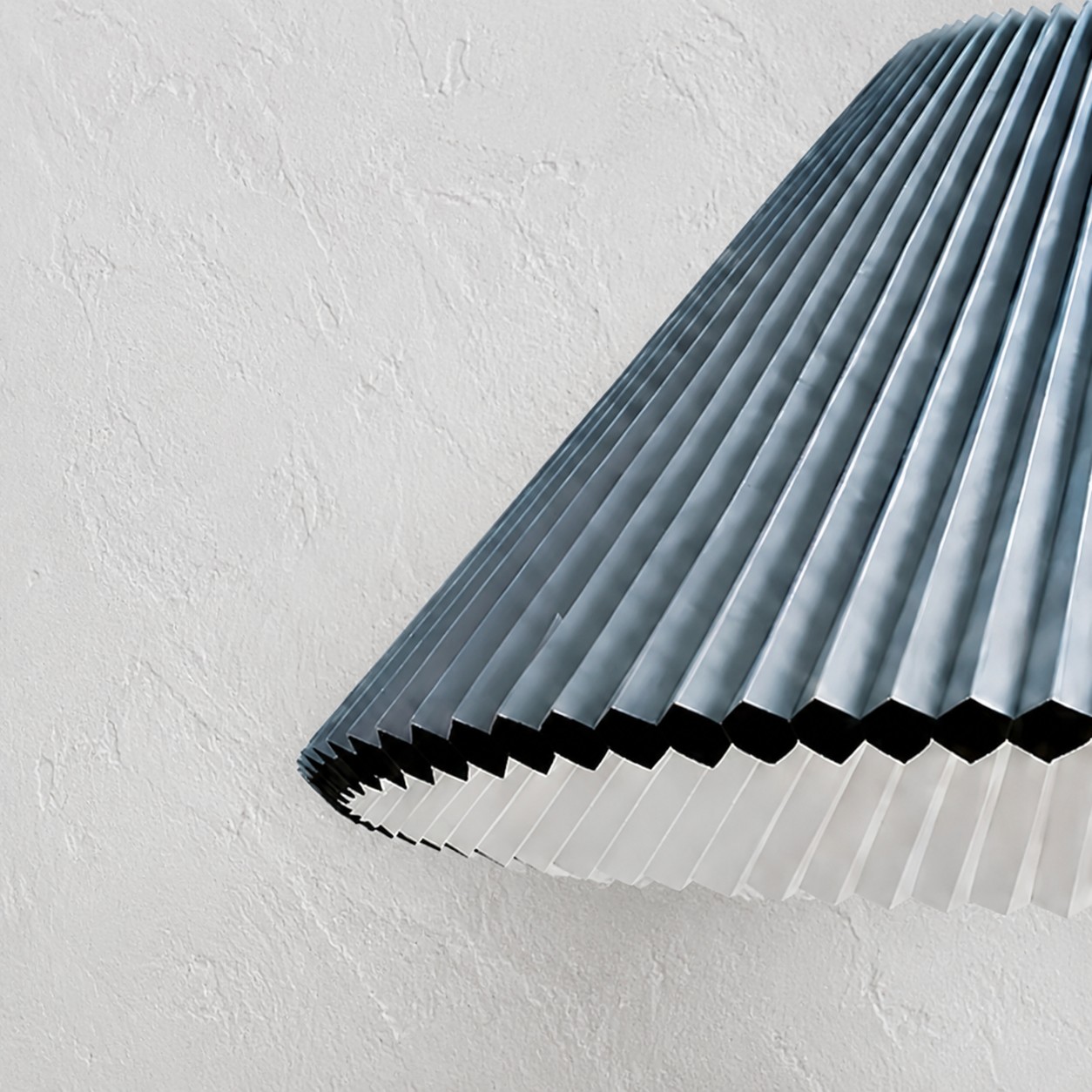 Close view of adjustable pleated pendant light opening structure