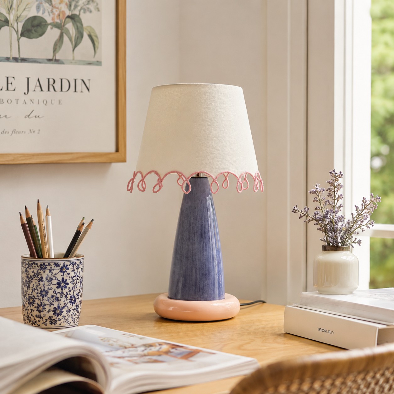 scène intérieure de lampe de bureau créative