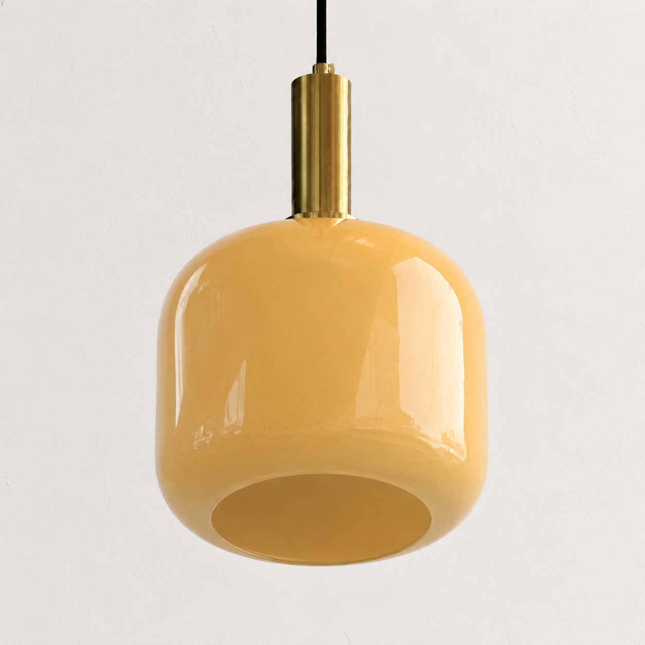 Close view of the open bottom yellow glass shade
