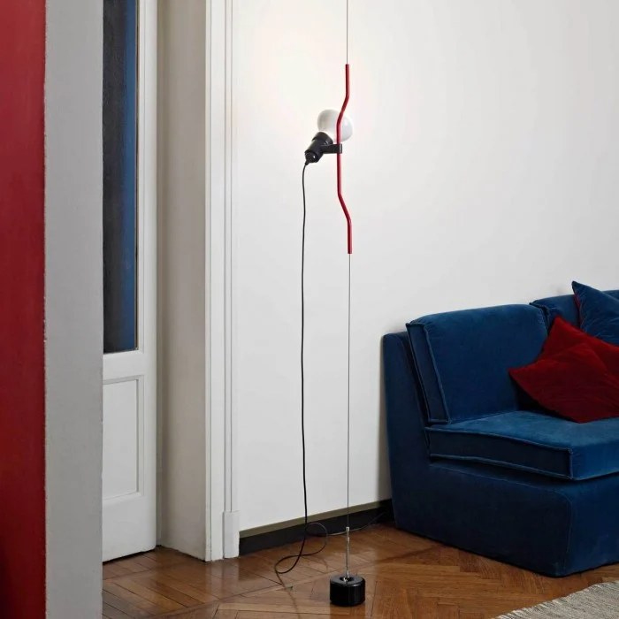 Linea floor-to-ceiling cable spotlight