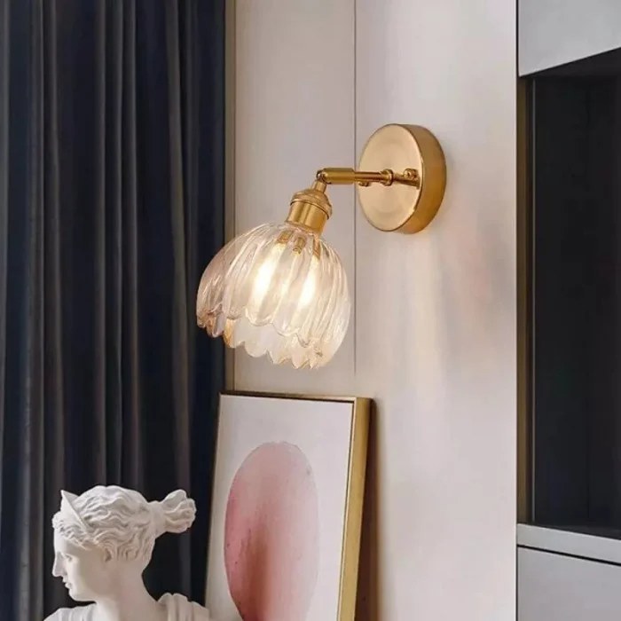 Ribbed glass tulip wall lamp