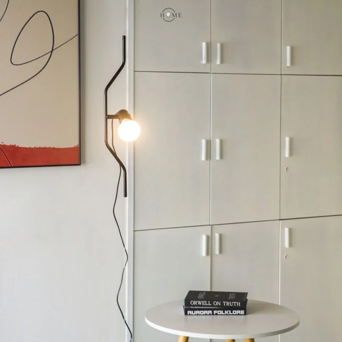 Linea floor-to-ceiling cable spotlight