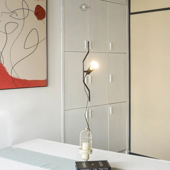 Linea floor-to-ceiling cable spotlight