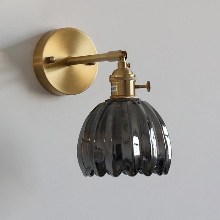 Ribbed glass tulip wall lamp