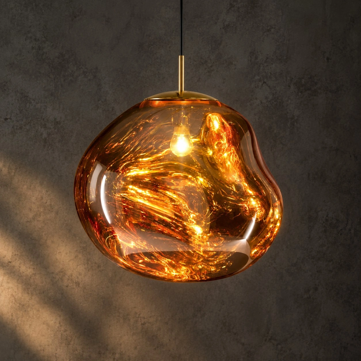 Lampadario a sospensione scultoreo a forma di sfera in acrilico effetto lava fusa &mdash; Finitura a specchio, attacco E27, &Oslash;18&ndash;48 cm