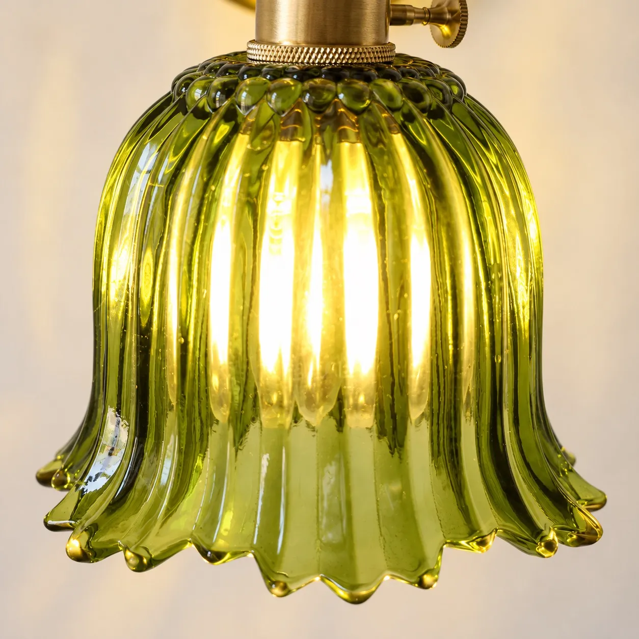 Ruffle Glass Wall Lamp in Detail