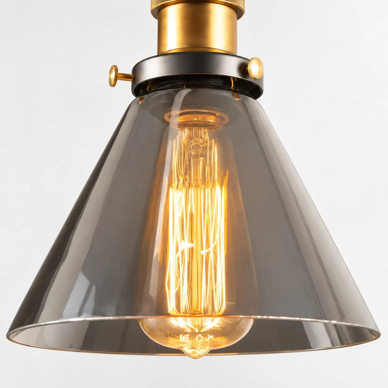 Minimalistische glazen hanglamp in detail