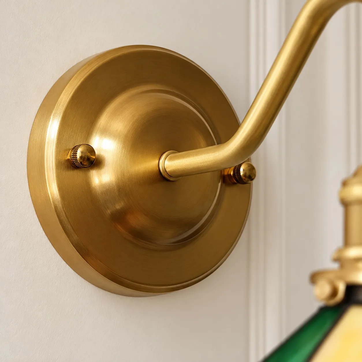 Lámpara de pared de vidrieras en detalle